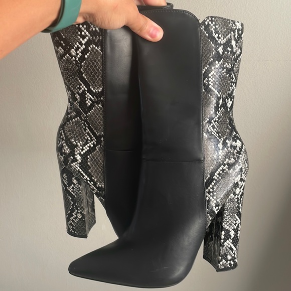 Black Leather Snakeskin Boots - Picture 1 of 3